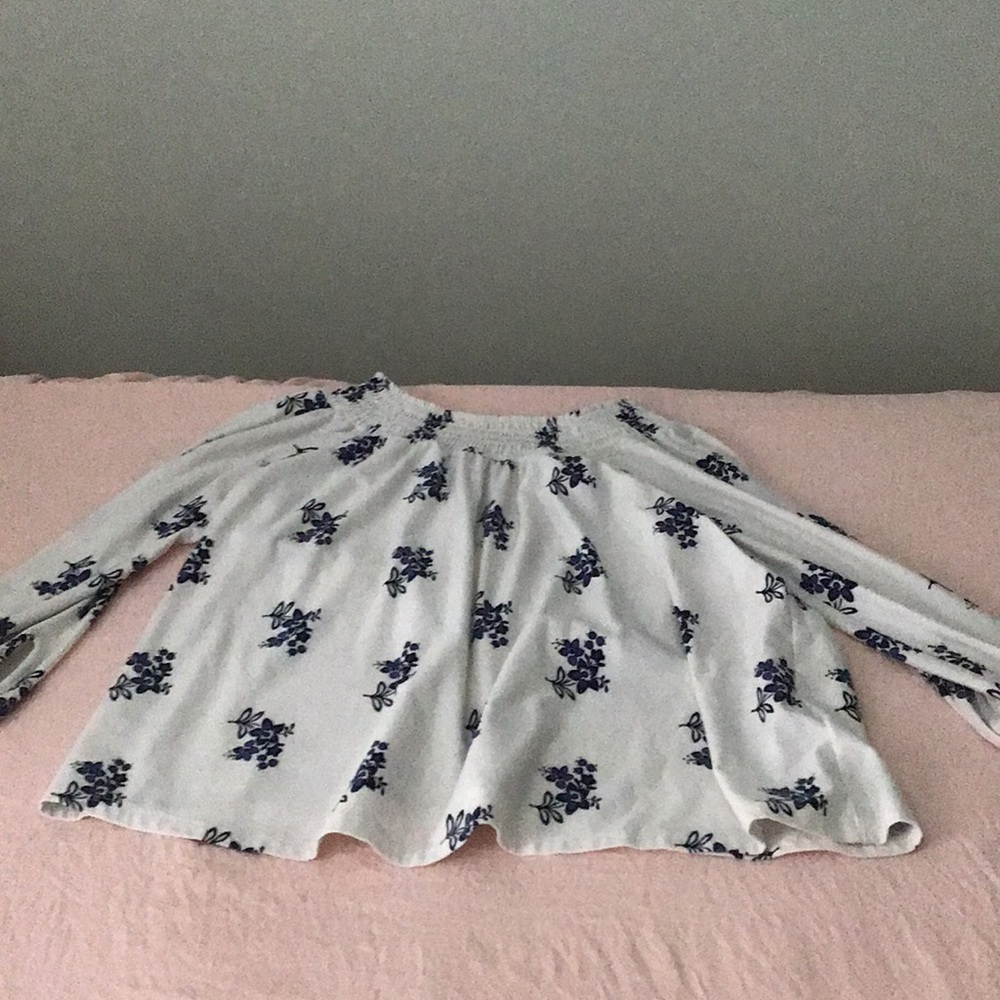 Two Old Navy shirts (White Large) (Navy Medium)